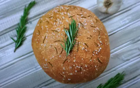 Roasted Garlic and Rosemary Sourdough: